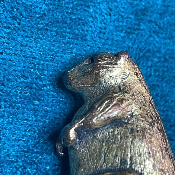 Small Adorable Gopher Pin Brooch - Picture 2 of 7